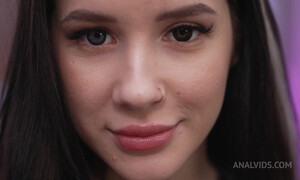 Сводные сестры Sofa Weber и Sasha Paige согласились на групповой анал с питерскими парнями